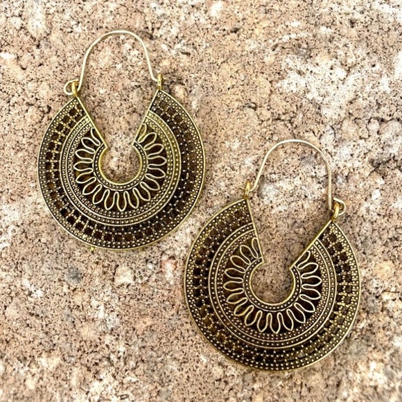 Vintage Gold Medallion Tribal Gypsy Hoop Earrings - Picture 6 of 6